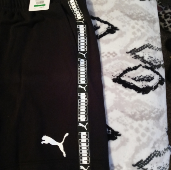 Puma Set Mens Shirt size Med Shorts Size Large - Picture 4 of 5